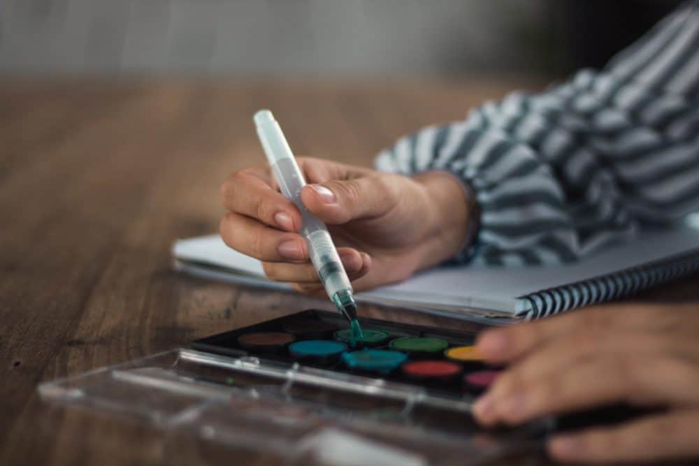 13 Fun & Creative Gifts for Artists (2020 Guide)