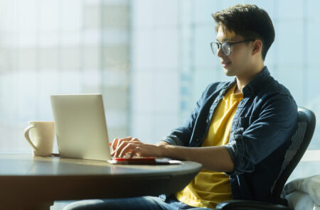 Preparing for Hybrid Careers: Combining Freelance Projects with Full-Time Roles