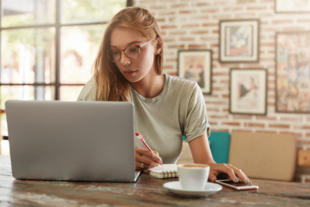 Practical Ways Students Can Learn Freelance Writing While Studying