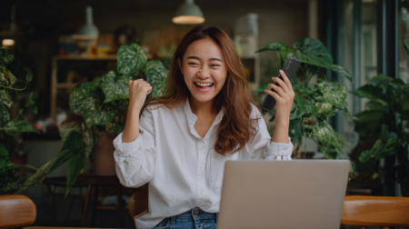From Side Hustle to Scalable Income: How Freelancers Can Turn Reselling Into a System
